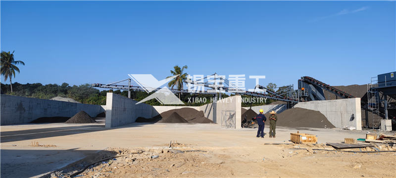 廢舊瀝青料破碎設(shè)備1 廢舊瀝青料破碎設(shè)備1